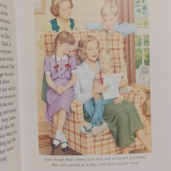 Vintage 1989 Pleasant Company Meet Molly Hardcover Book - Picture 5 of 7